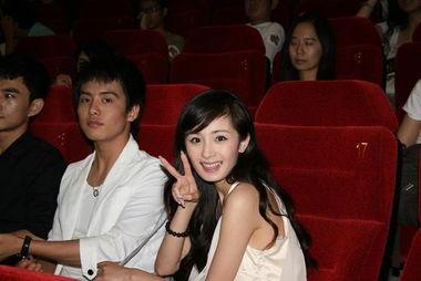 杨幂上台爆料于和伟视频,视频内容引发热议  第3张